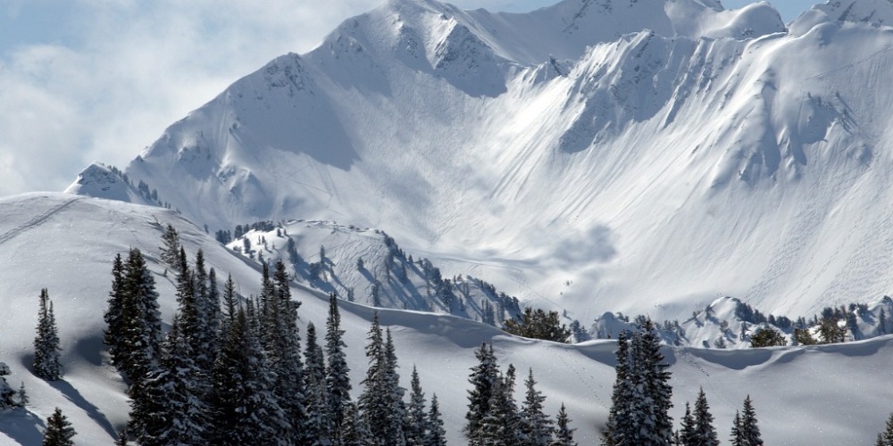 HCSAR Rescues Father and Son After Jeep Got Stuck Near Summit of Engineer Pass